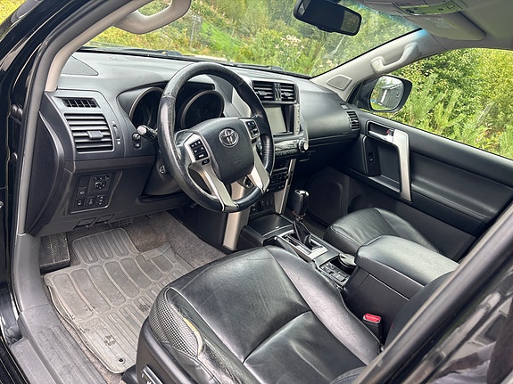 Toyota Land Cruiser 11 of 12