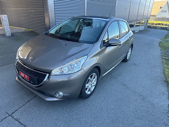 Peugeot 208 4 of 14