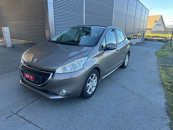 Peugeot 208 2 of 14