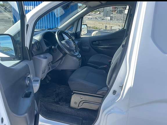 Nissan e-NV200 7 of 15