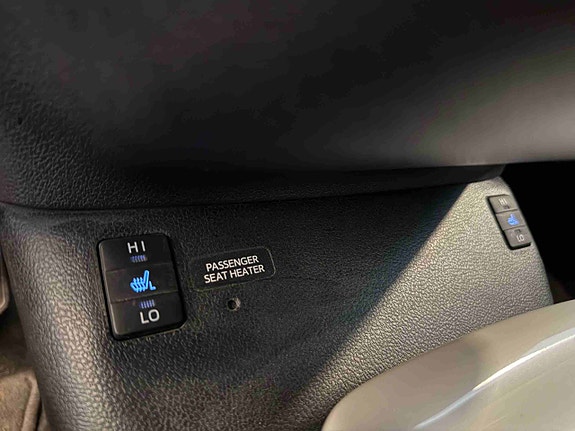 Toyota Prius 19 of 30