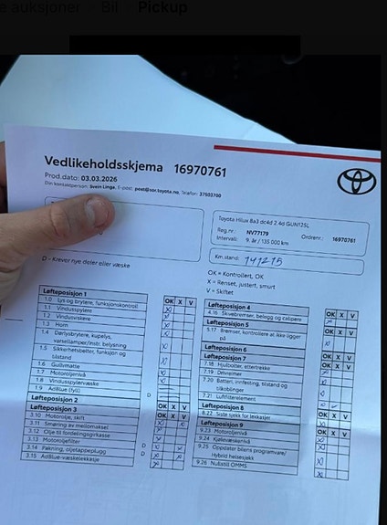 Toyota HiLux 5 of 8