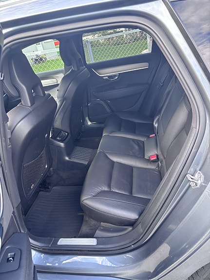 Volvo V90 24 of 28