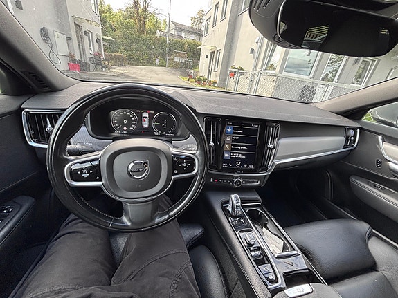 Volvo V90 21 of 28