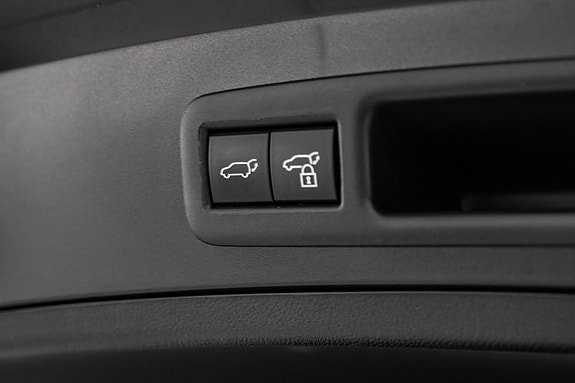 Lexus UX300e 29 of 29