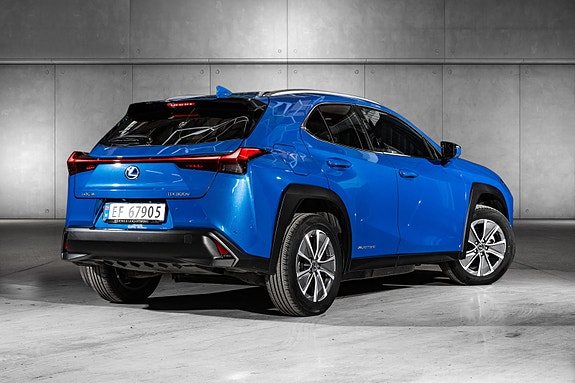 Lexus UX300e 5 of 29