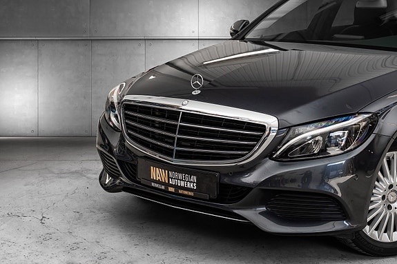 Mercedes-Benz 180 2 of 30