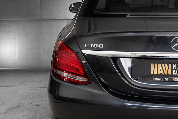 Mercedes-Benz 180 8 of 30