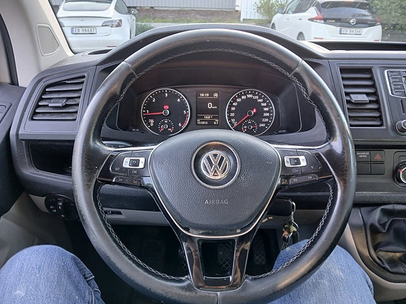 Volkswagen Transporter 6 of 15