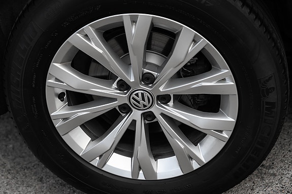 Volkswagen Tiguan 7 of 30