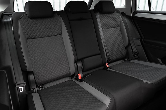 Volkswagen Tiguan 18 of 30