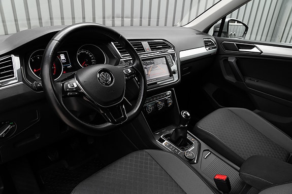Volkswagen Tiguan 12 of 30