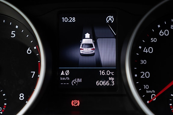 Volkswagen Tiguan 21 of 30