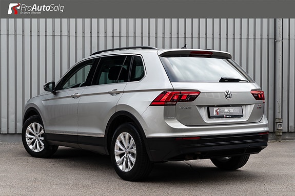 Volkswagen Tiguan 3 of 30