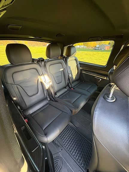 Mercedes-Benz EQV300 17 of 22