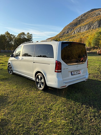 Mercedes-Benz EQV300 5 of 22