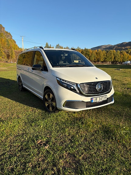 Mercedes-Benz EQV300 2 of 22