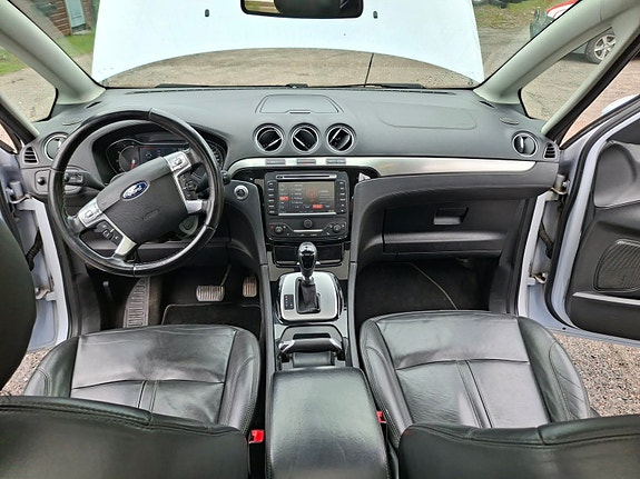 Ford S-MAX 10 of 14