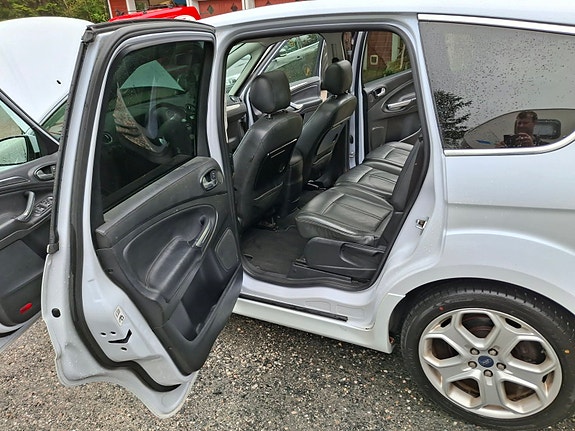 Ford S-MAX 5 of 14