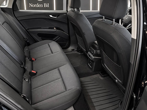 Audi Q4 e-tron 16 of 18