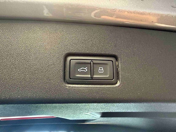 Audi Q4 e-tron 10 of 18
