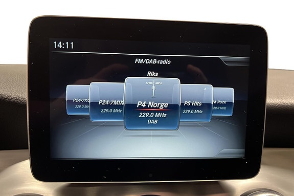 Mercedes-Benz CLA180 11 of 27
