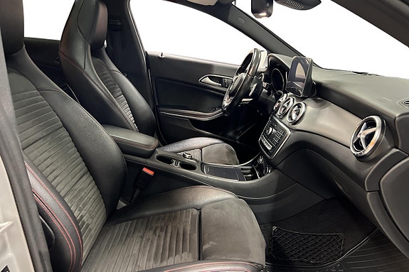 Mercedes-Benz CLA180 23 of 27
