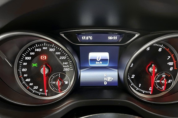 Mercedes-Benz CLA180 10 of 27