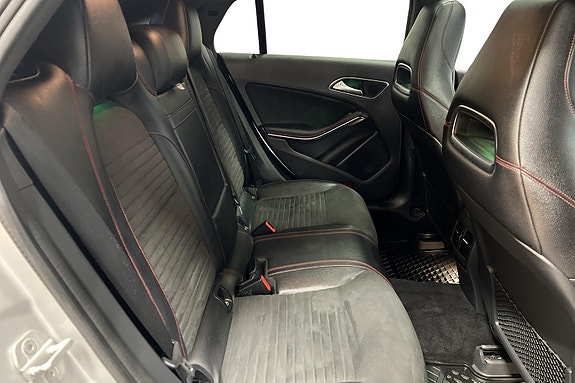Mercedes-Benz CLA180 22 of 27