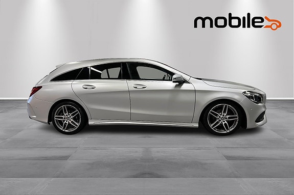 Mercedes-Benz CLA180 2 of 27