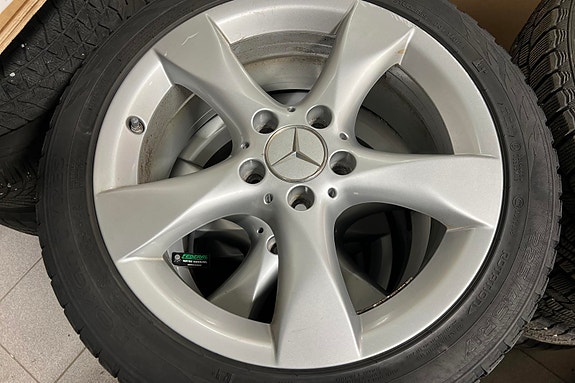 Mercedes-Benz CLA180 26 of 27