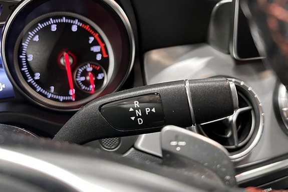 Mercedes-Benz CLA180 14 of 27