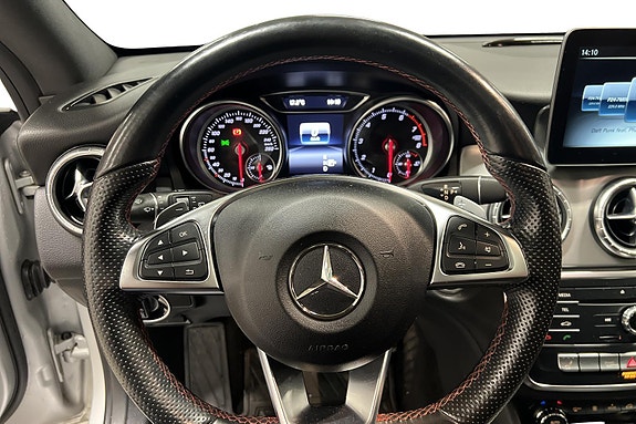 Mercedes-Benz CLA180 9 of 27