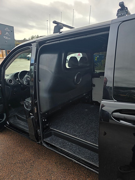 Mercedes-Benz Vito 119 13 of 24