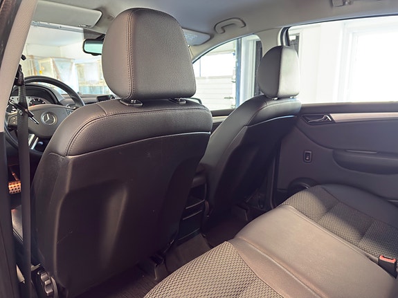 Mercedes-Benz B180 13 of 30