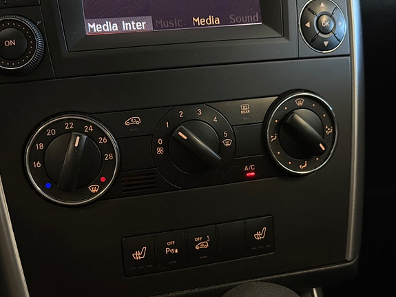 Mercedes-Benz B180 29 of 30