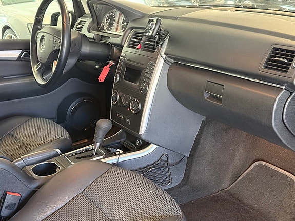 Mercedes-Benz B180 19 of 30