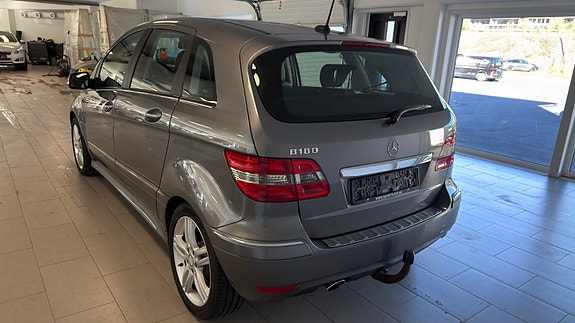 Mercedes-Benz B180 6 of 30