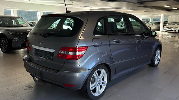 Mercedes-Benz B180 8 of 30