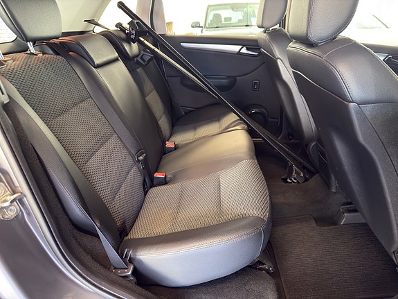 Mercedes-Benz B180 18 of 30