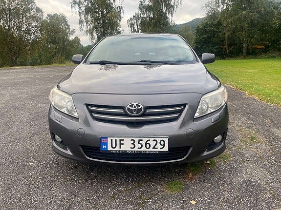 Toyota Corolla 4 of 12