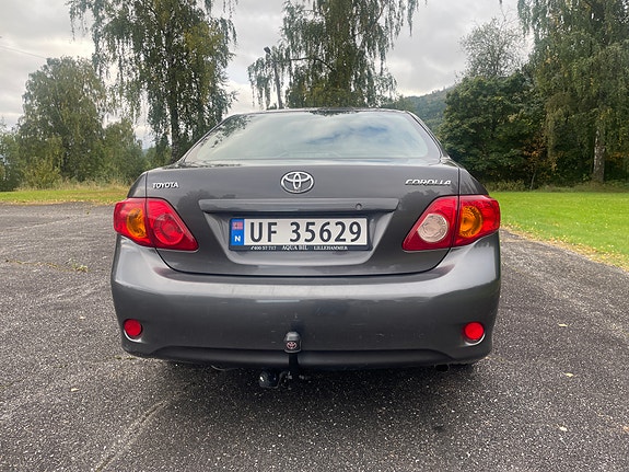 Toyota Corolla 3 of 12