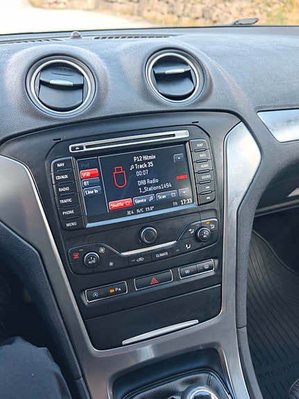 Ford Mondeo 25 of 30