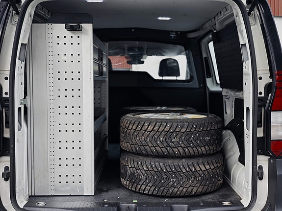 Volkswagen Caddy Maxi 12 of 30