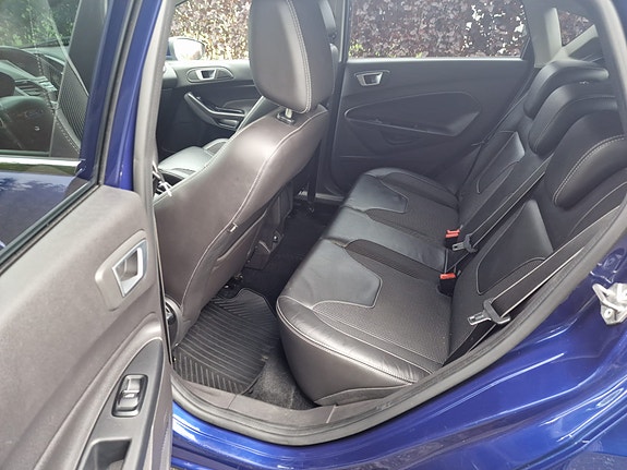 Ford Fiesta 13 of 17