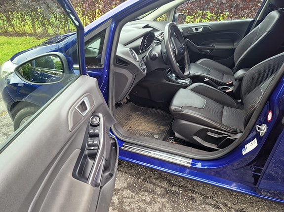 Ford Fiesta 11 of 17
