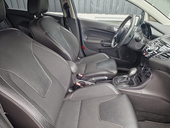 Ford Fiesta 16 of 17