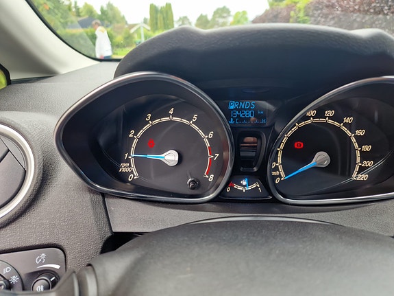 Ford Fiesta 10 of 17