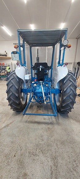 Ford 3000 15 of 17