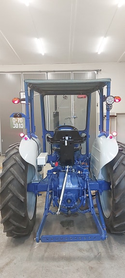 Ford 3000 2 of 17